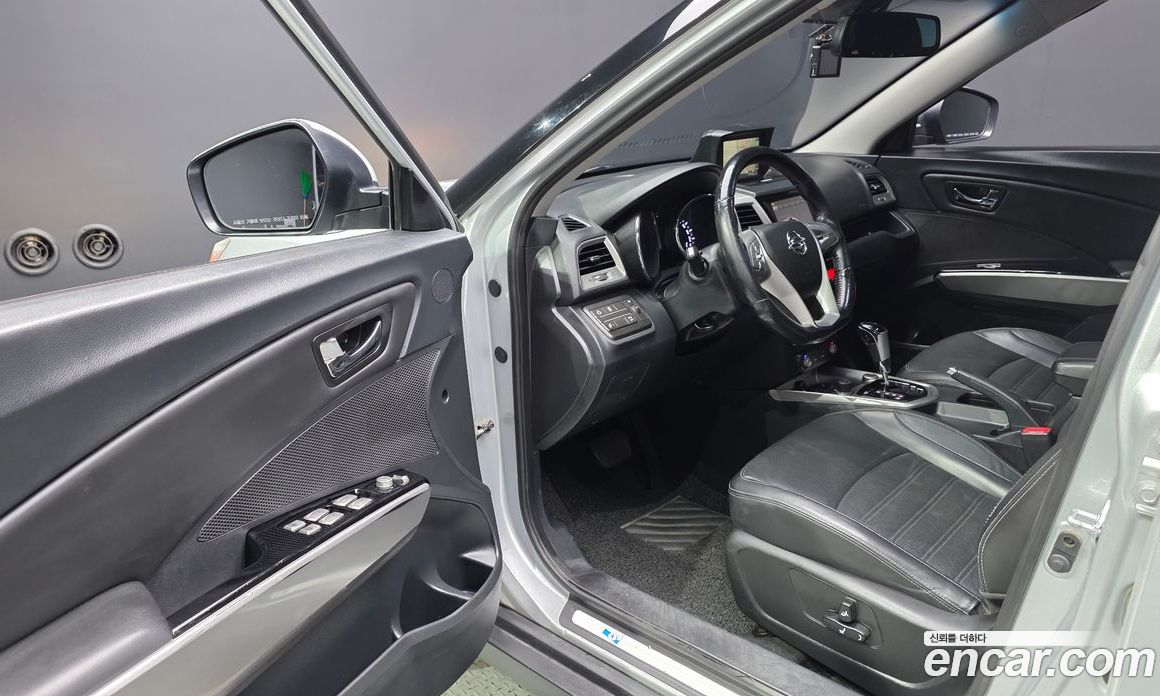 SsangYong (KG Mobility) Tivoli фото 10