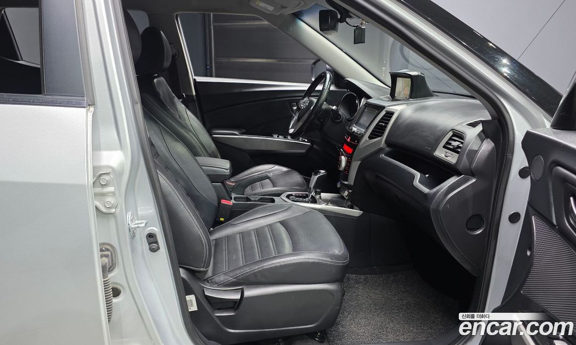 SsangYong (KG Mobility) Tivoli фото 11