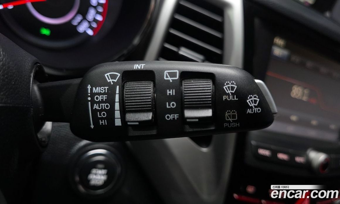 SsangYong (KG Mobility) Tivoli фото 27