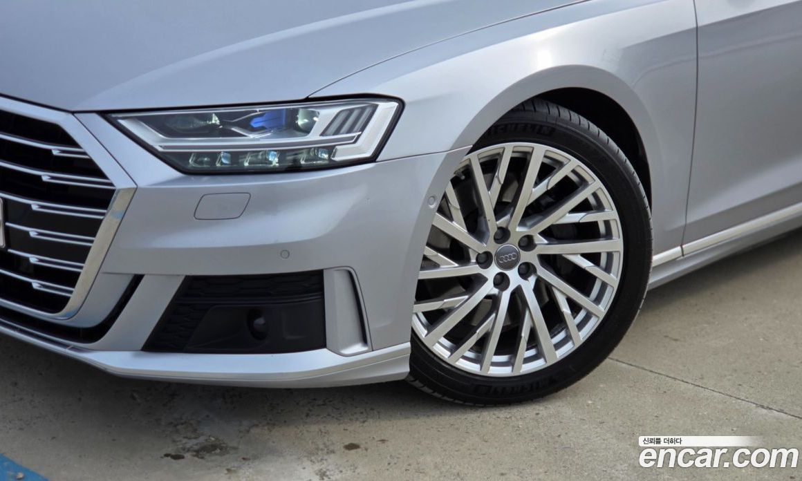 Audi A8 (D5) фото 2