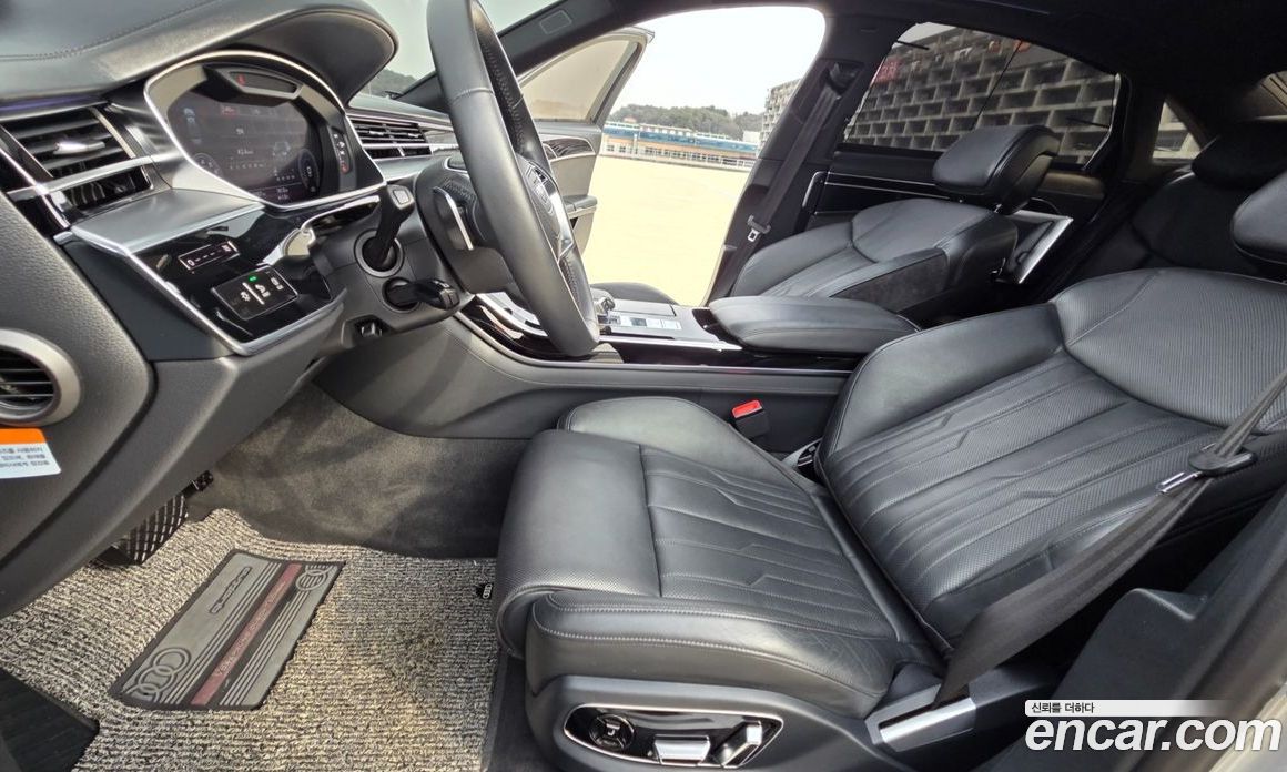 Audi A8 (D5) фото 9
