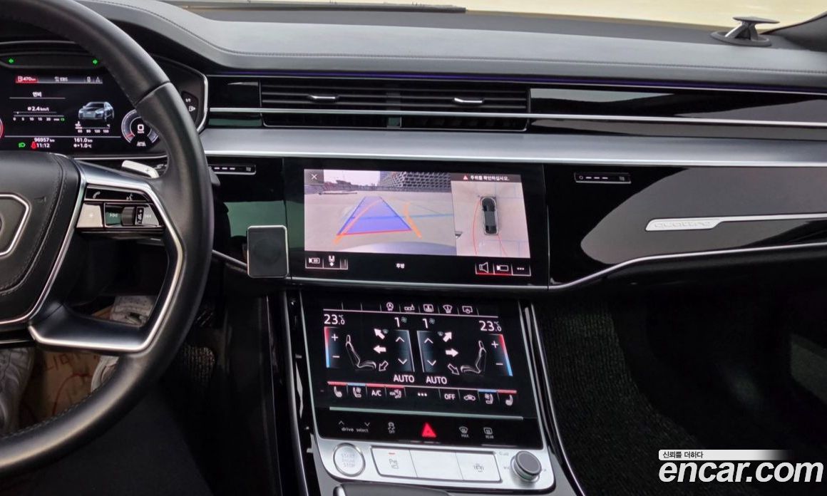 Audi A8 (D5) фото 10
