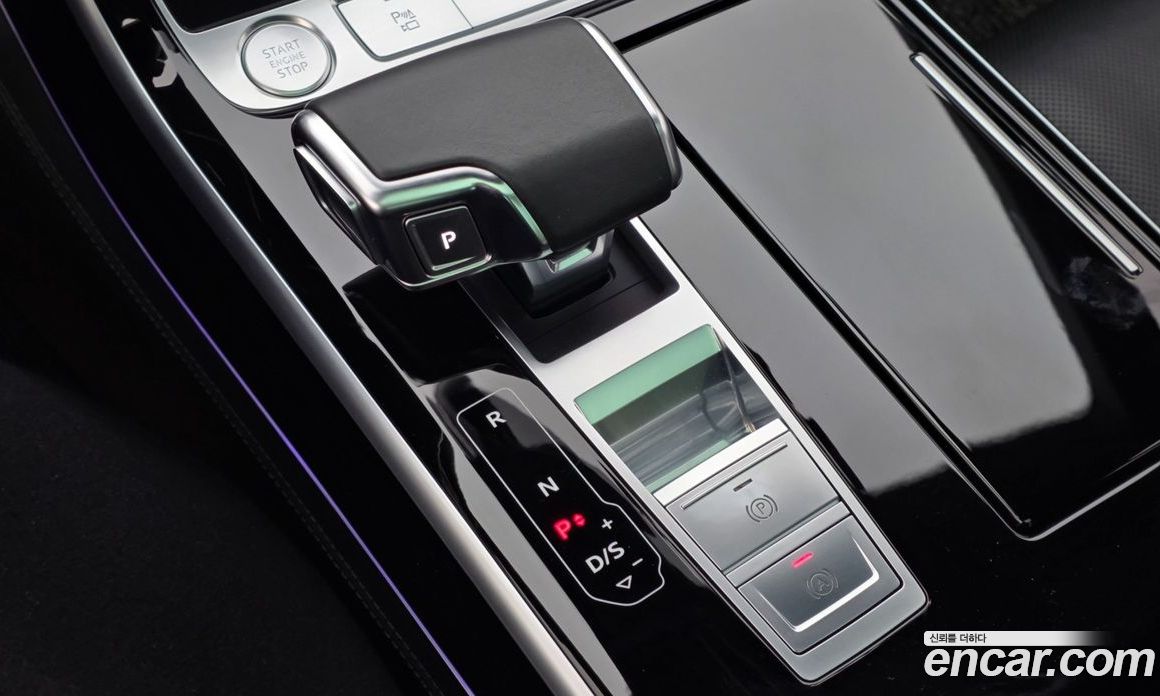 Audi A8 (D5) фото 11