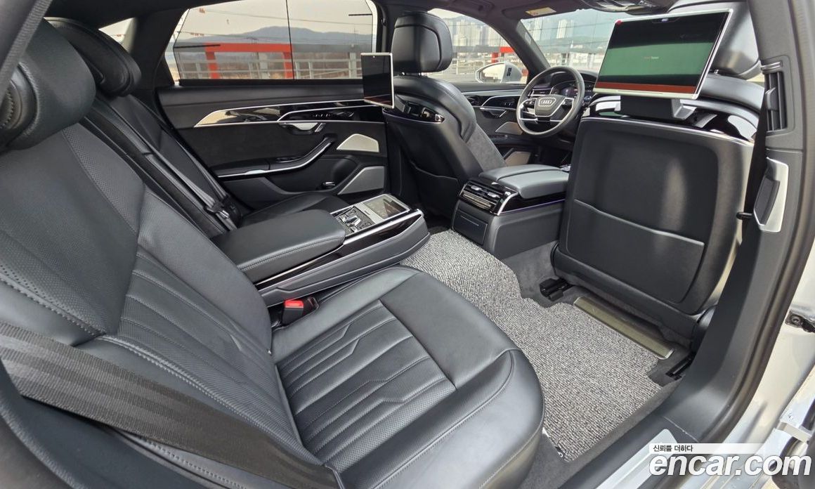 Audi A8 (D5) фото 15