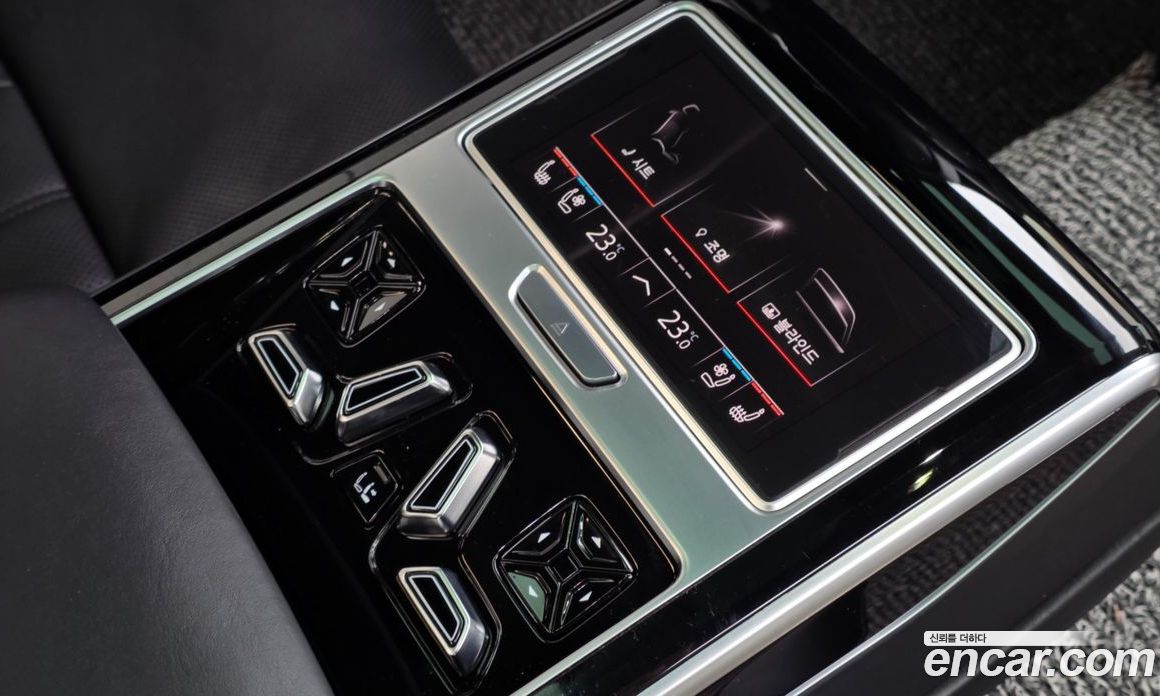 Audi A8 (D5) фото 18