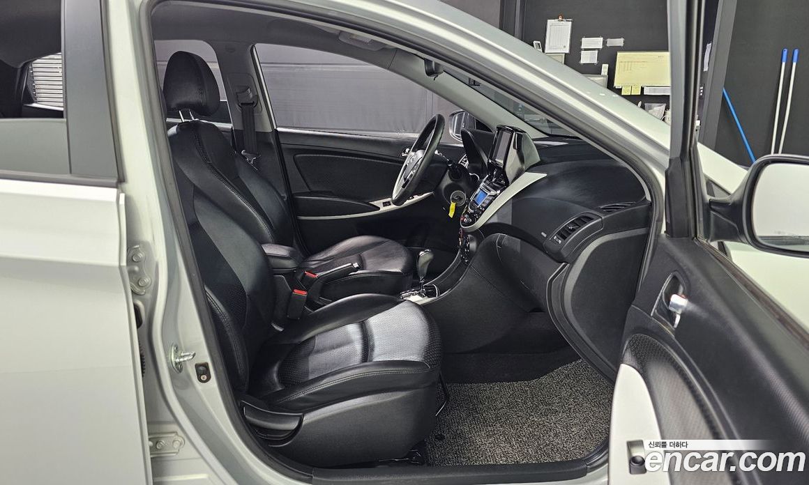 Hyundai Accent (New Type) фото 13