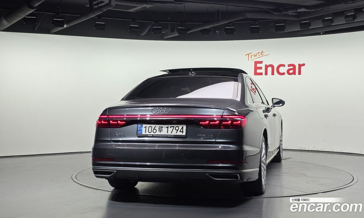 Audi A8 (D5) фото 4