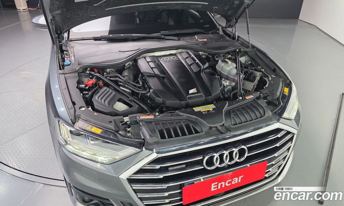 Audi A8 (D5) фото 6