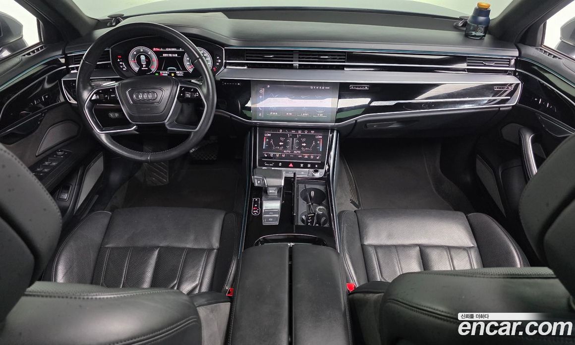 Audi A8 (D5) фото 7