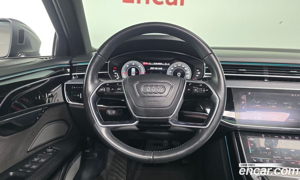 Audi A8 (D5) фото 12