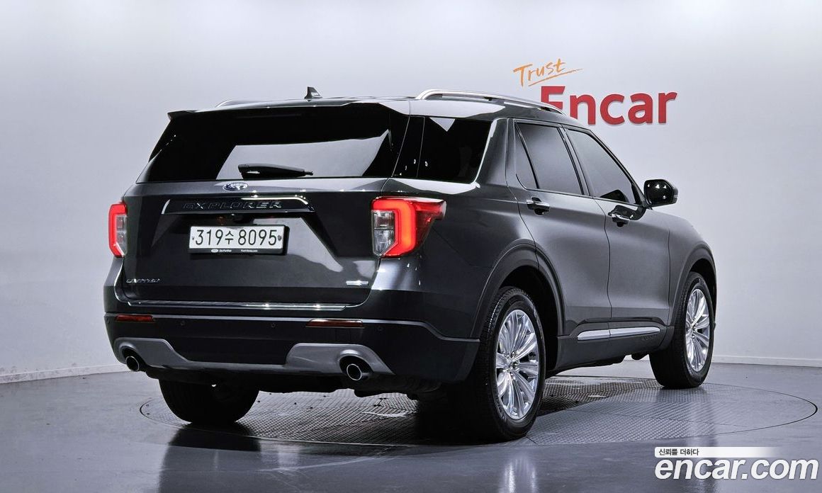 Ford Explorer 6th Gen фото 2