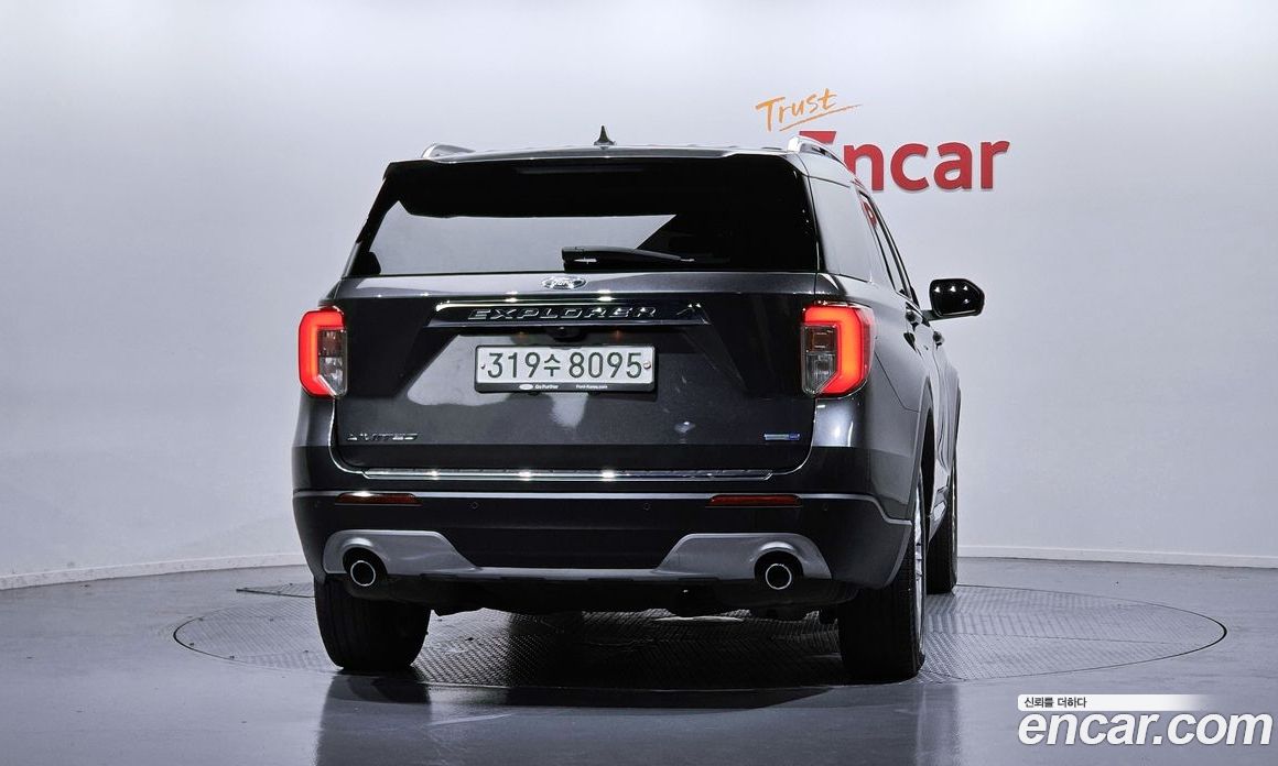 Ford Explorer 6th Gen фото 4
