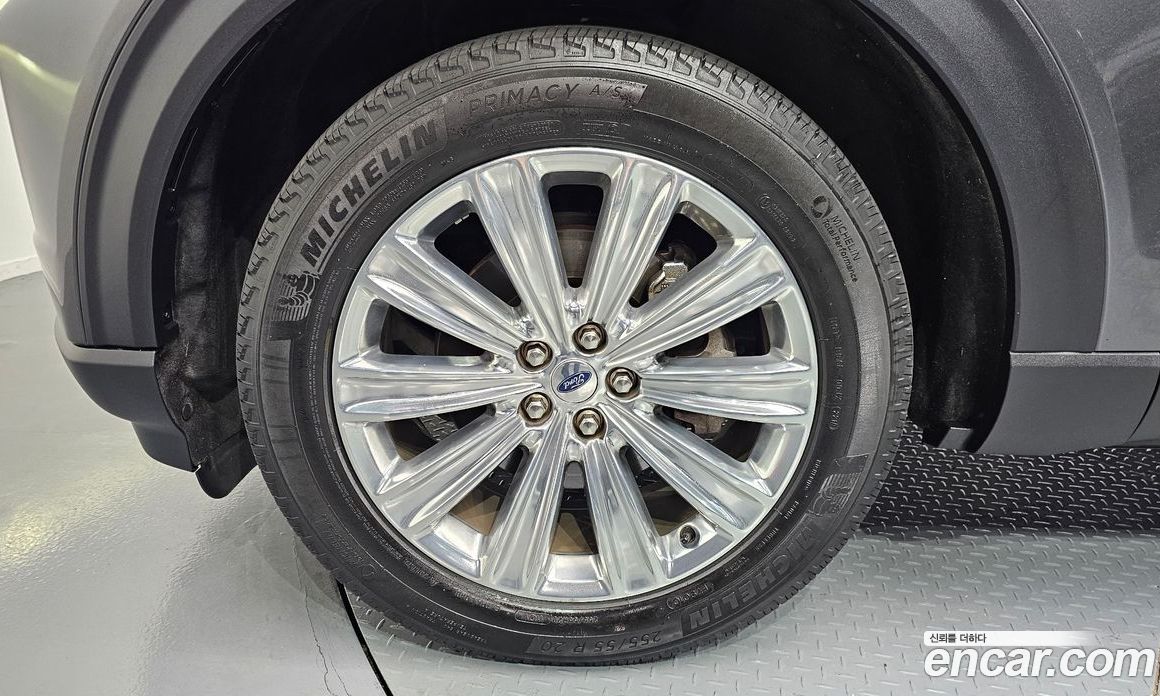 Ford Explorer 6th Gen фото 5