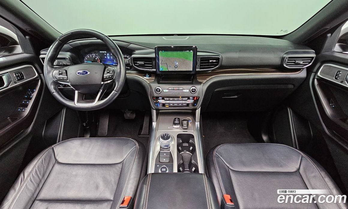 Ford Explorer 6th Gen фото 7