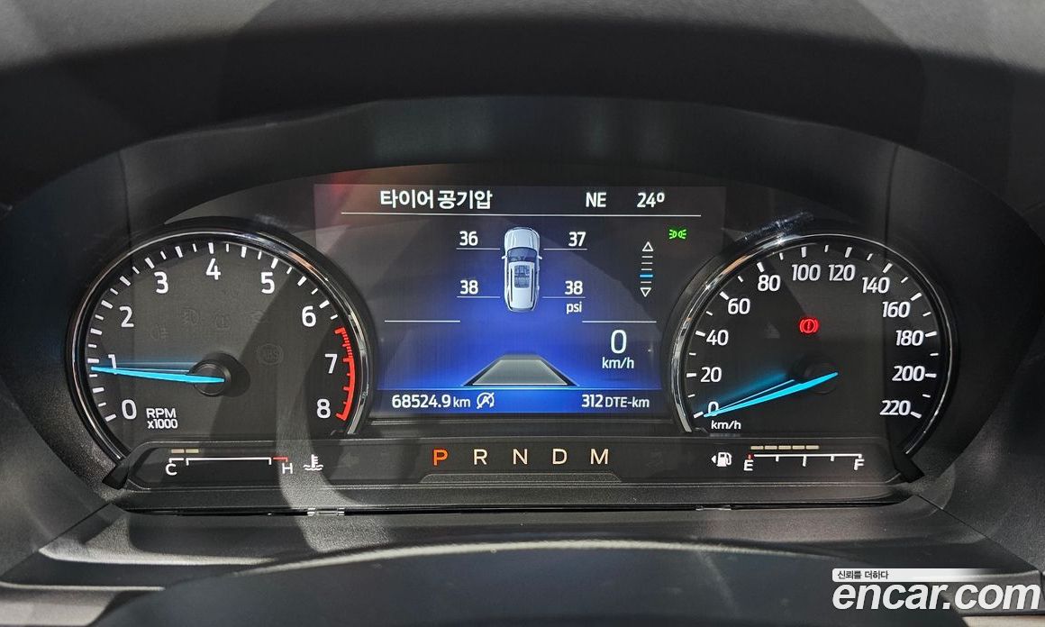 Ford Explorer 6th Gen фото 8