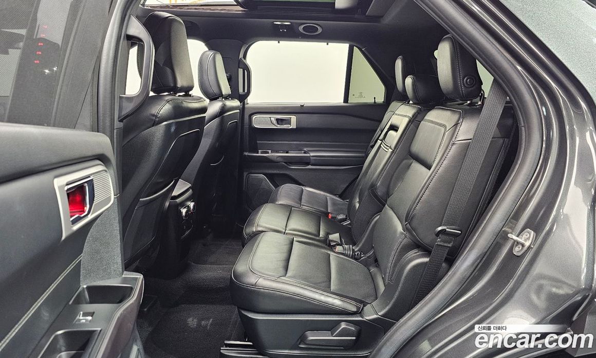 Ford Explorer 6th Gen фото 11