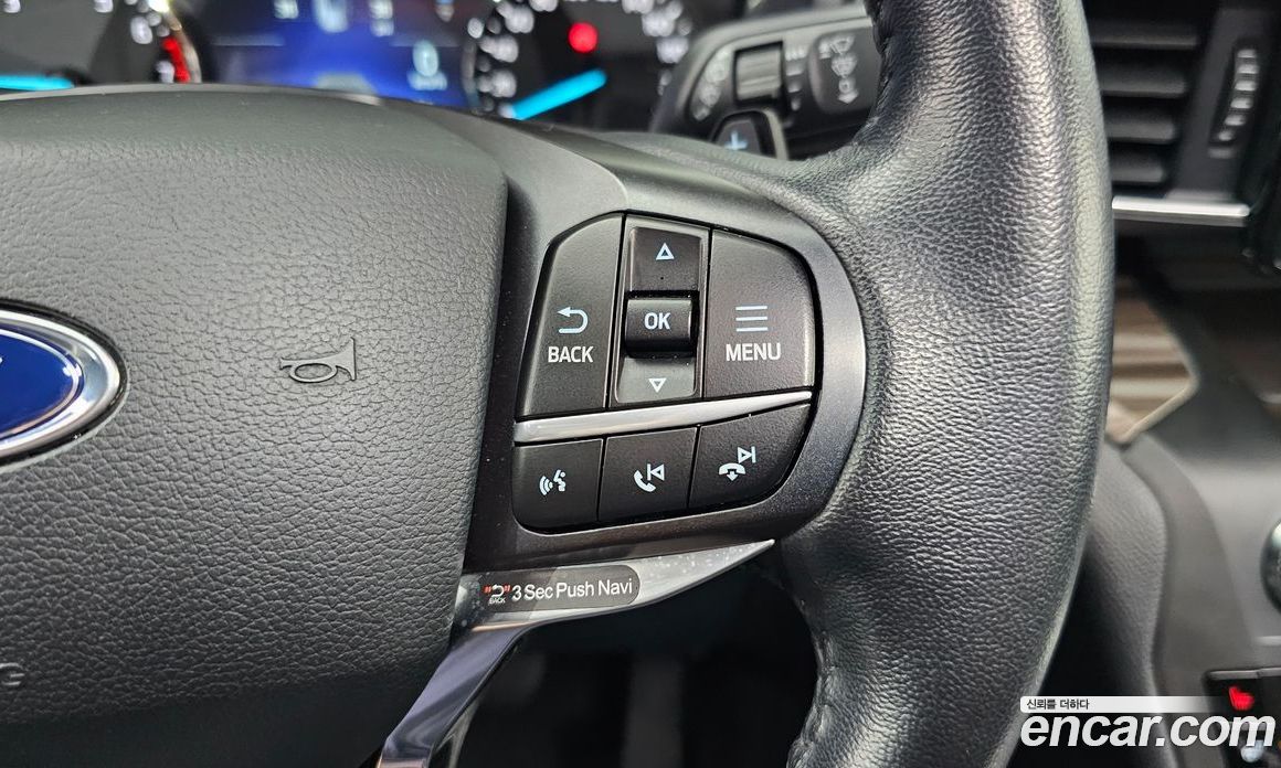 Ford Explorer 6th Gen фото 17