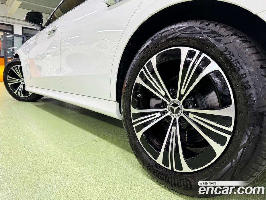 Mercedes-Benz E-Class W214 фото 7