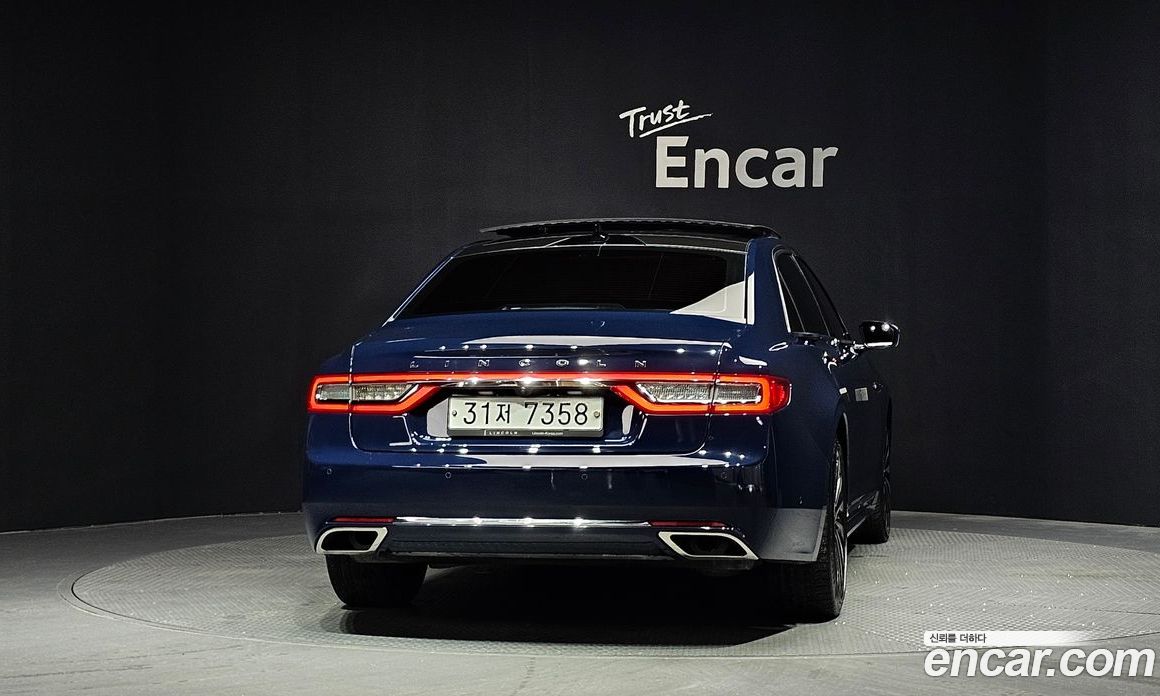 Lincoln Continental 10th Gen фото 4