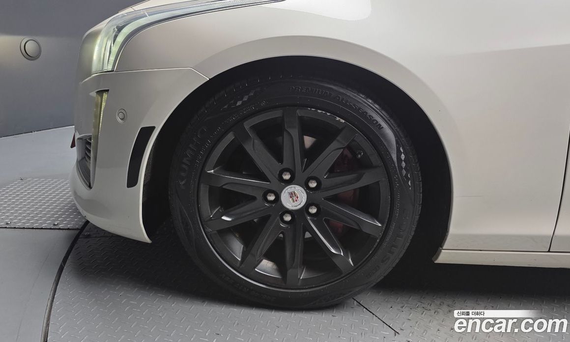 Cadillac CTS 3rd Gen фото 5