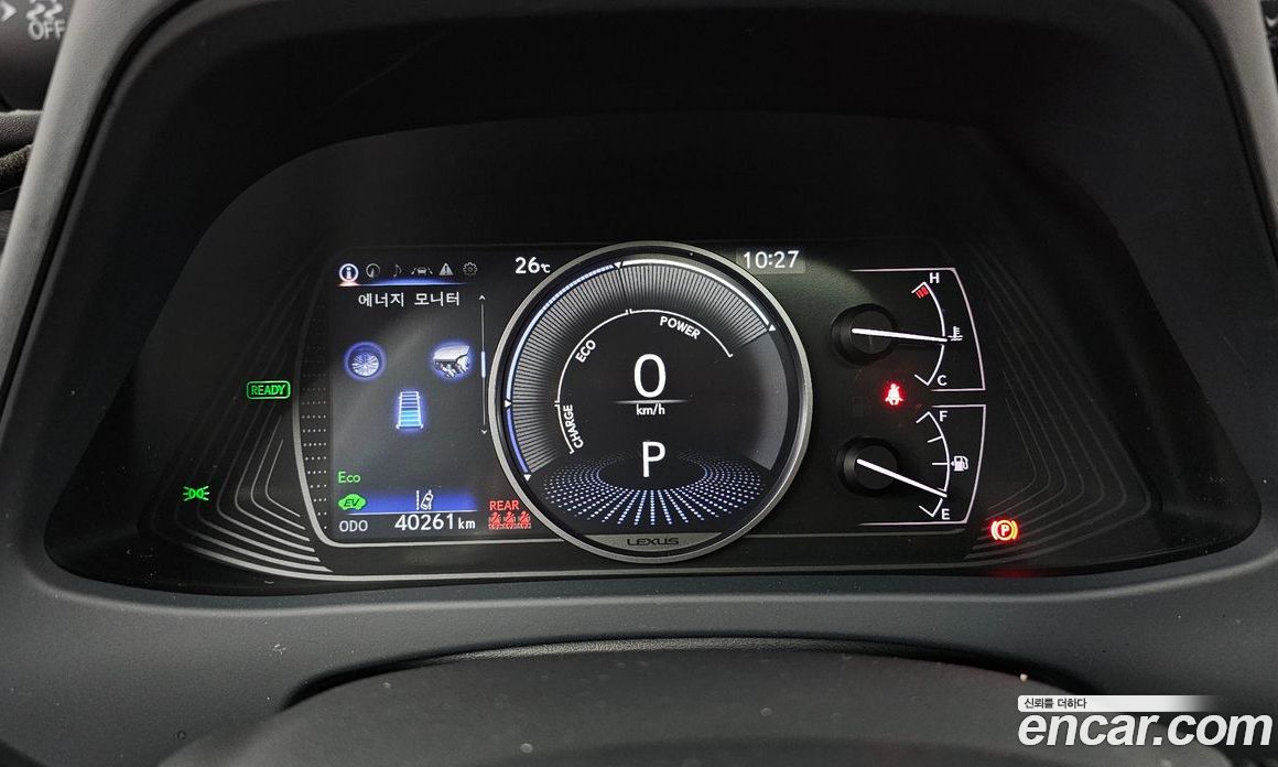 Lexus UX250h фото 8