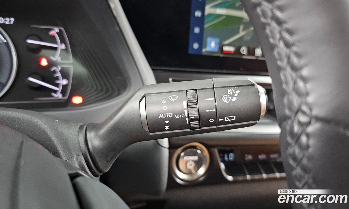 Lexus UX250h фото 19