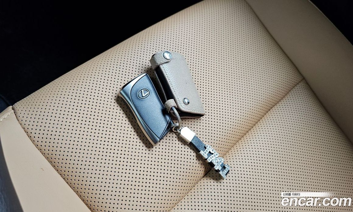 Lexus UX250h фото 26