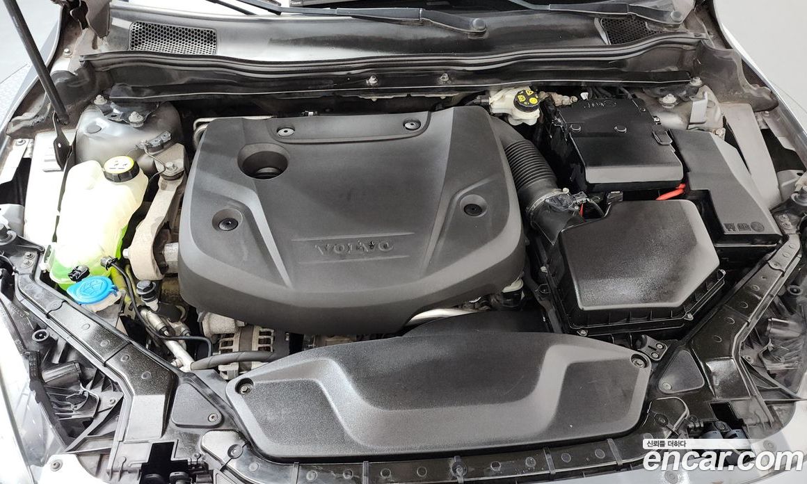 Volvo V40 Cross-country фото 6