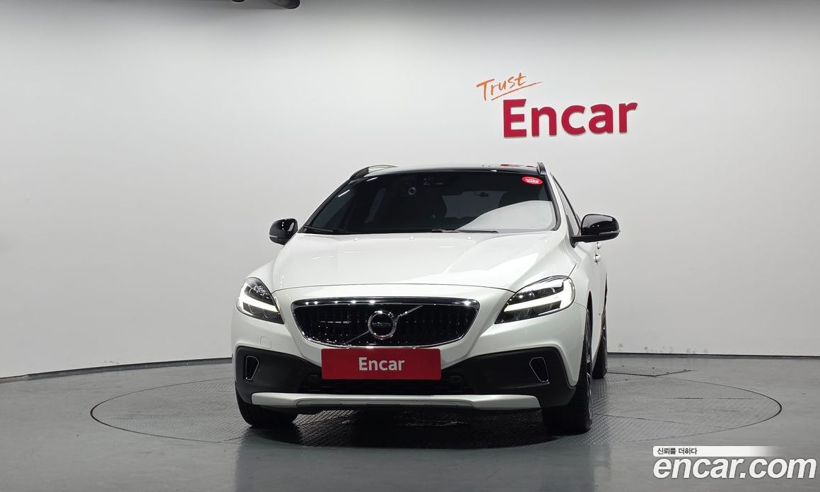Volvo V40 Cross-country фото 3