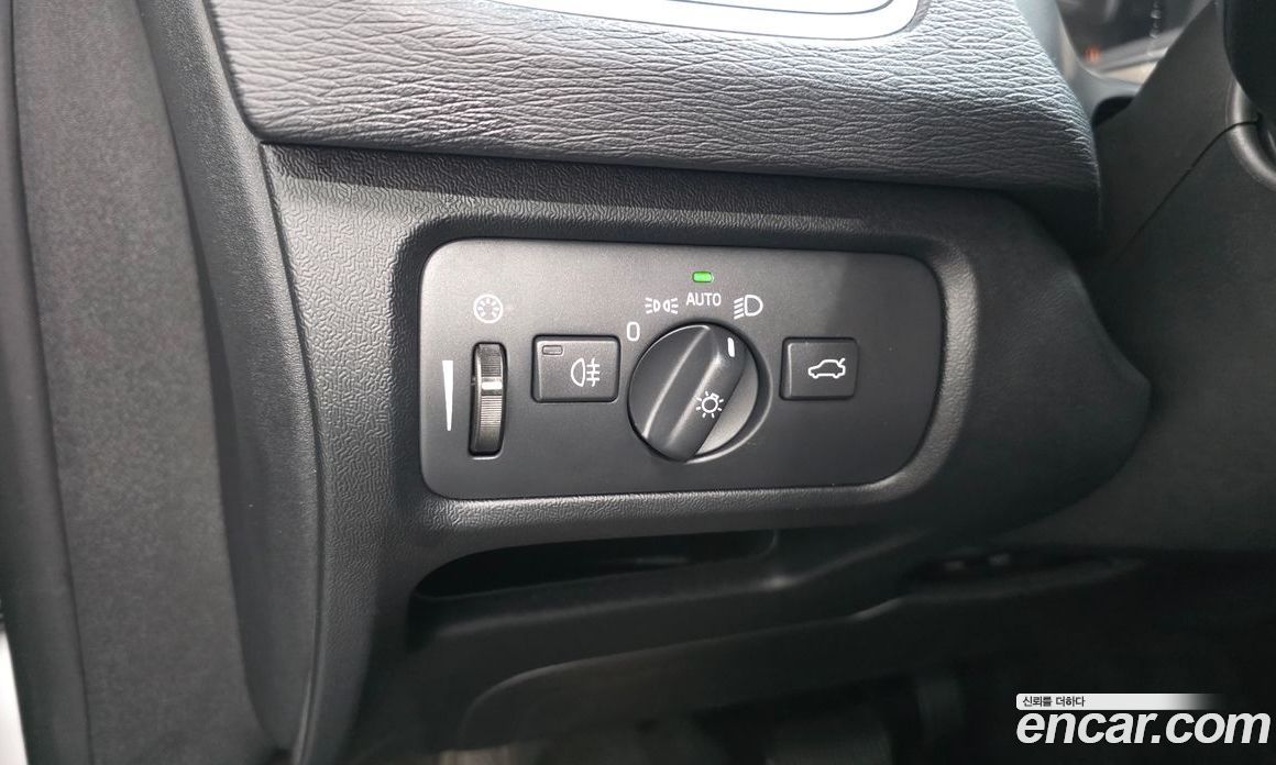 Volvo V40 Cross-country фото 19
