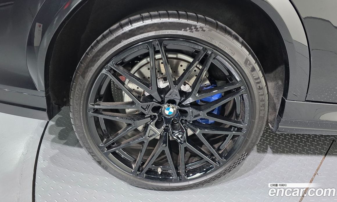 BMW X6M (G06) фото 5