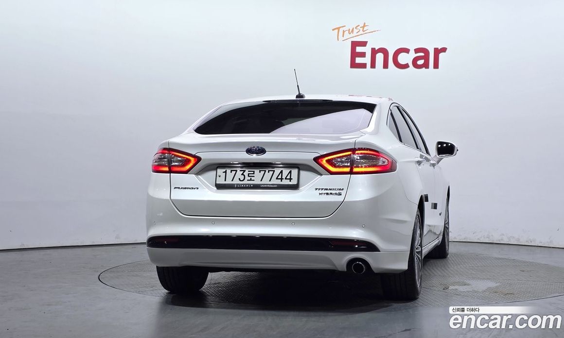 Ford Fusion фото 4