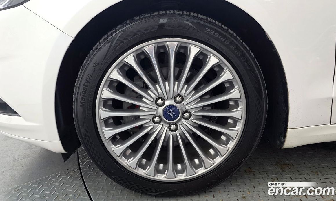 Ford Fusion фото 5