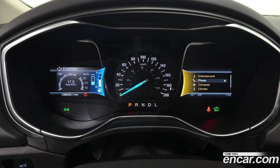 Ford Fusion фото 8