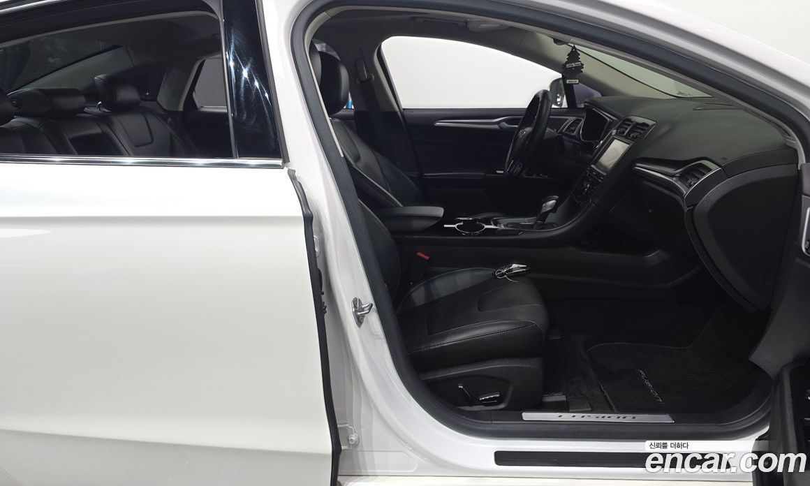 Ford Fusion фото 10