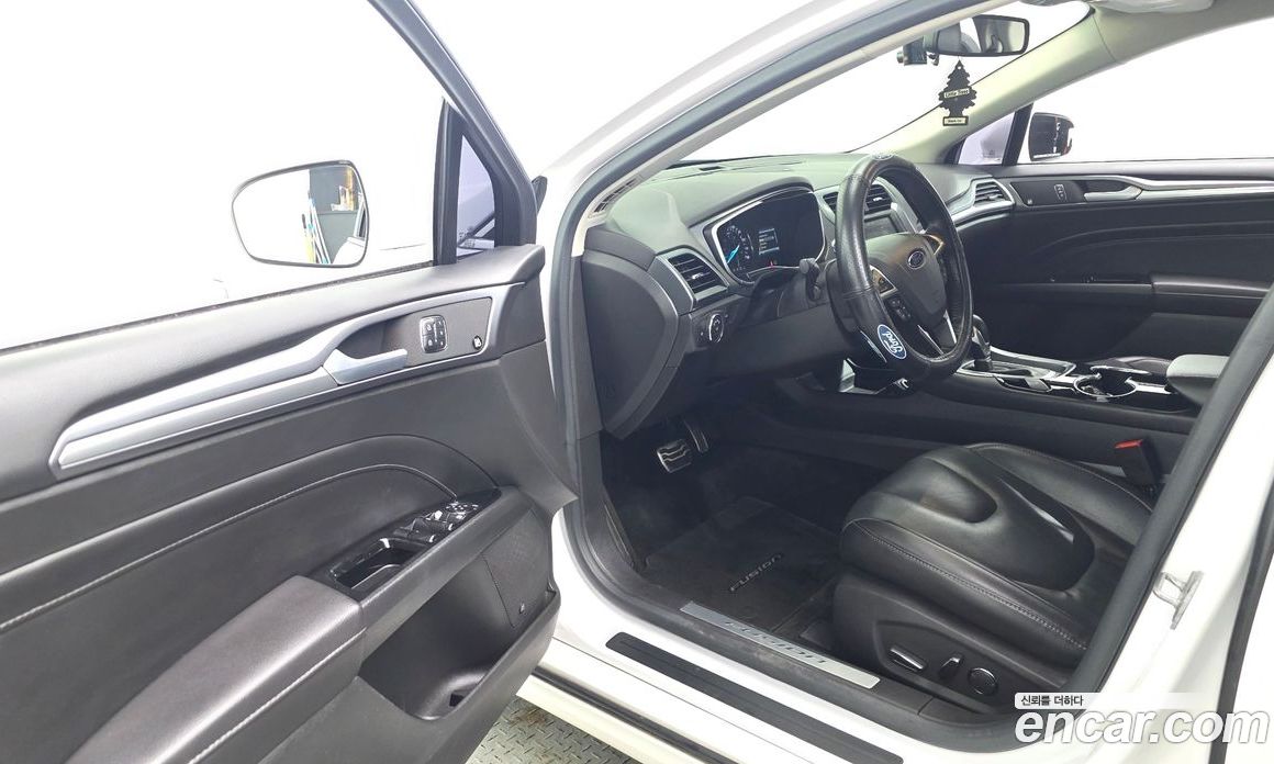 Ford Fusion фото 11