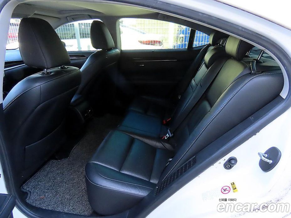 Lexus ES300h фото 6