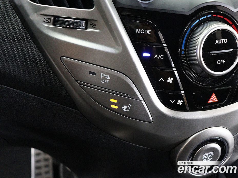 Hyundai Veloster фото 8