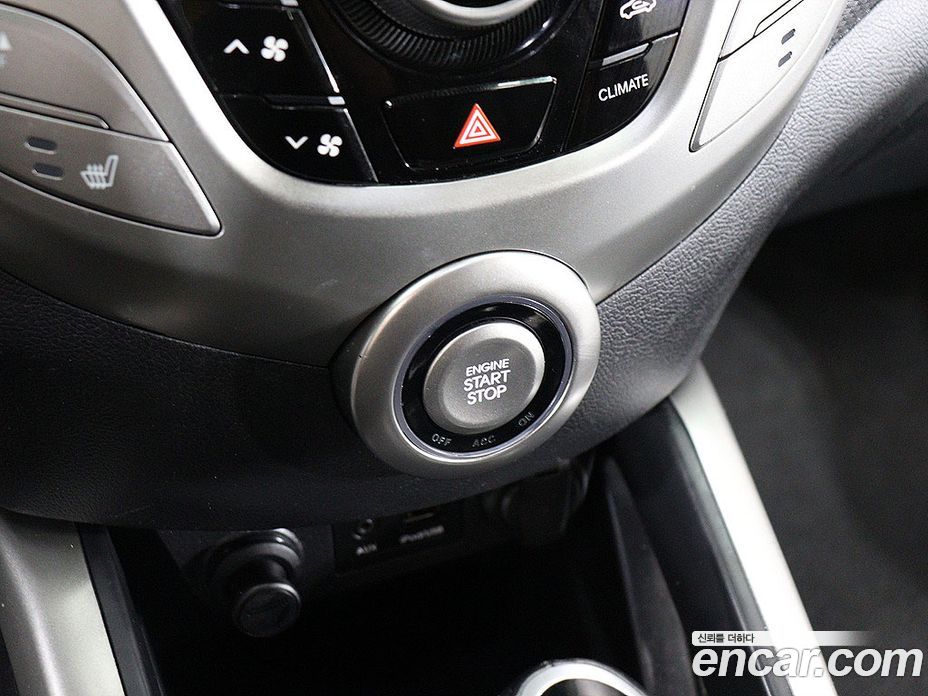 Hyundai Veloster фото 9