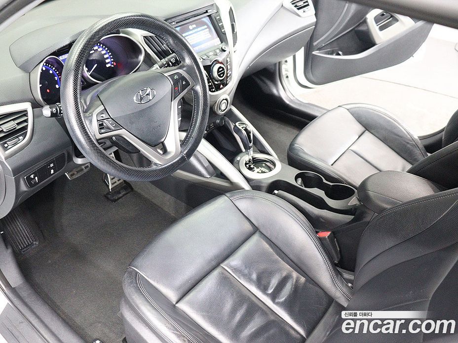 Hyundai Veloster фото 17