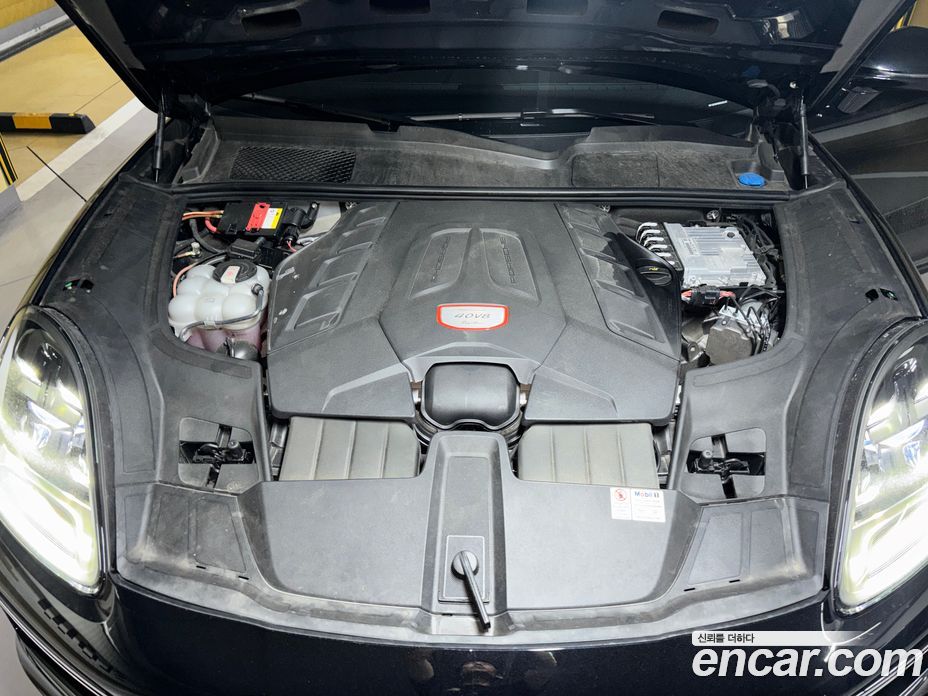 Porsche Cayenne 3rd Gen фото 10