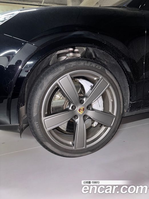 Porsche Cayenne 3rd Gen фото 16