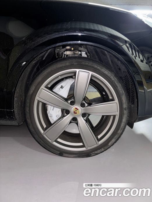 Porsche Cayenne 3rd Gen фото 18
