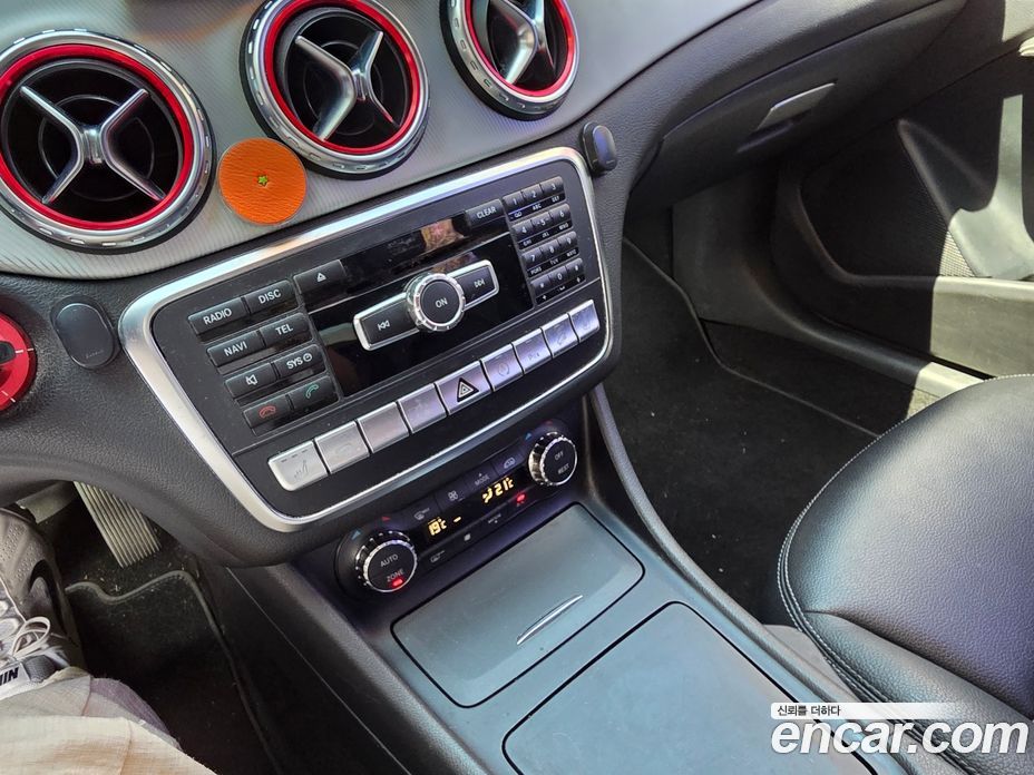 Mercedes-Benz GLA-Class X156 фото 12