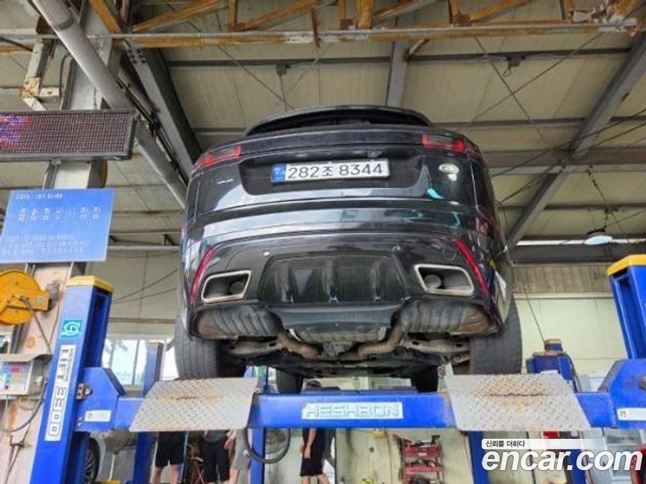 Land Rover Range Rover Velar фото 2