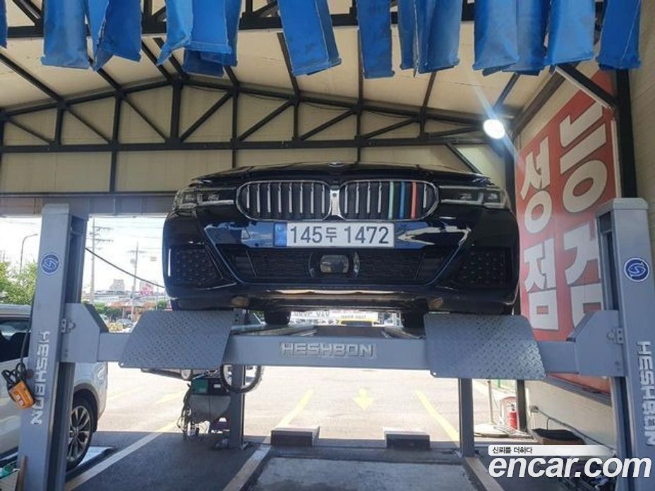 BMW 5-Series (G30)