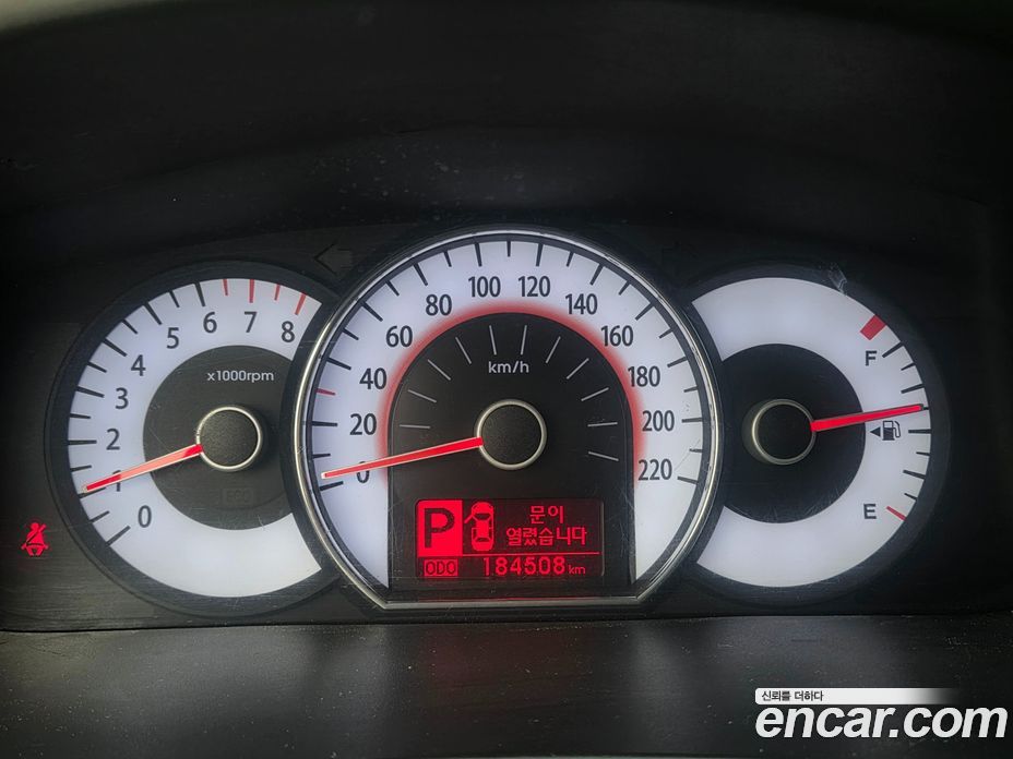 Kia Carens 2nd Gen фото 10