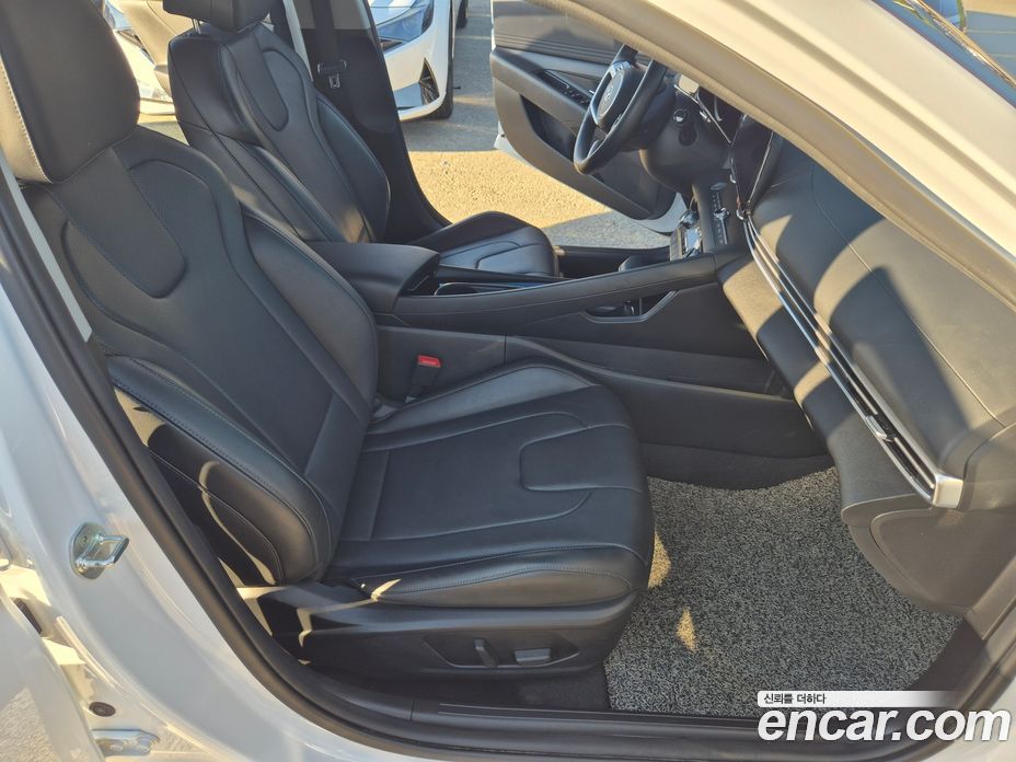 Hyundai Avante (CN7) фото 12