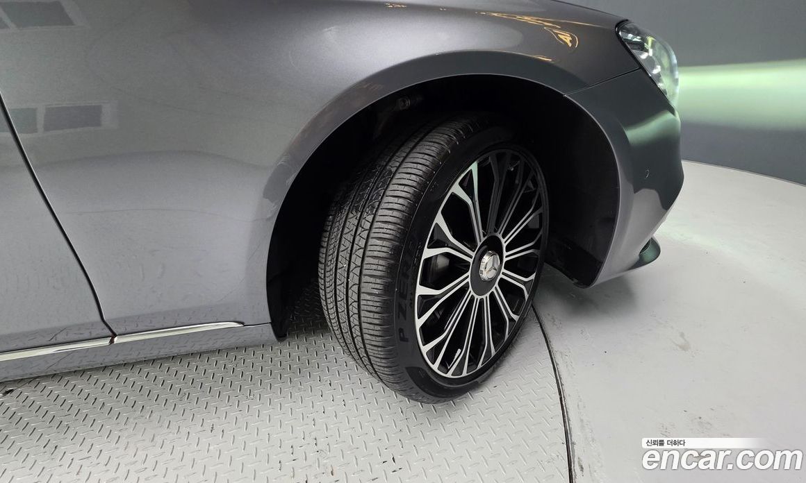 Mercedes-Benz S-Class W222 фото 10