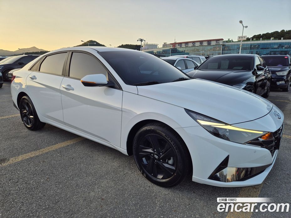Hyundai Avante (CN7) фото 3